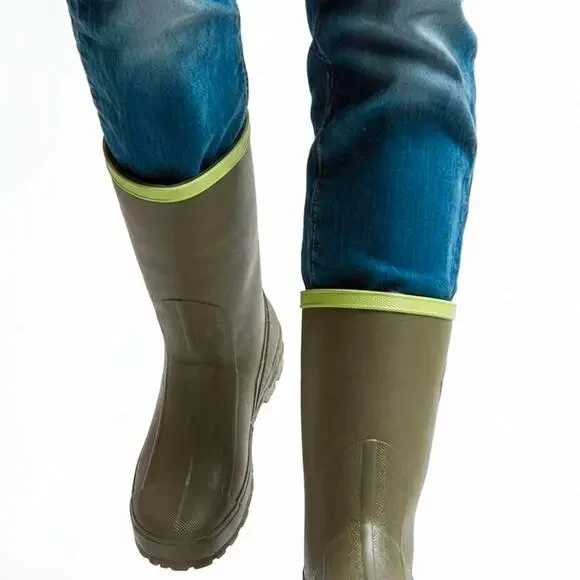 SZ 14 Muck boots green waterproof rubber