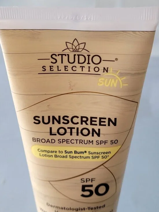 Studio Selection Sun Sunscreen Lotion SPF 50 Banana Scent 6oz Exp 12/26