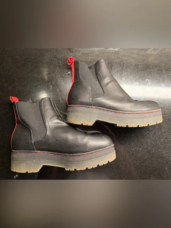 Women’s Mia Platform Chelsea Lug Boots