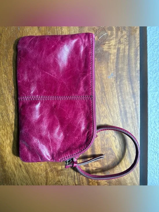 HOBO Classic Women's clutch in magenta