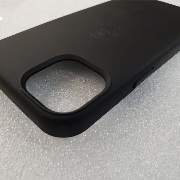 Speck Magnetic Case for iPhone 13 - Black Cover