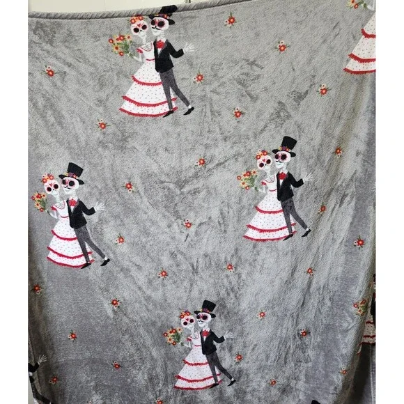 Día de los Muertos Skeleton Bride & Groom Plush Throw Blanket 48x56
