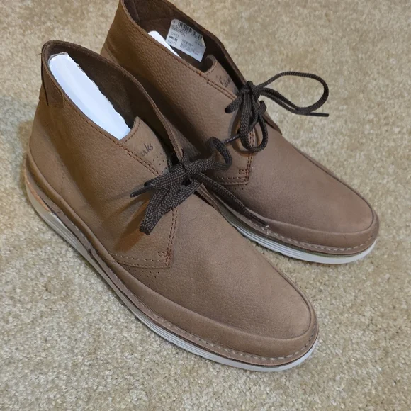 Clarks Men's Tan‎ Chukka Boots