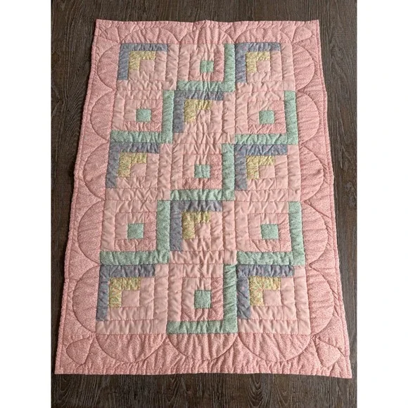 Amish Baby Quilt Hand Sewn Pastel Floral Pattern Cream Back 26x38 New