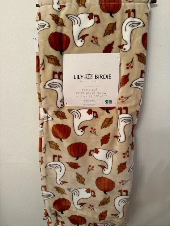 Lily & Birdie Cream Velvet Plush Throw with White Geese & Orange Accents
