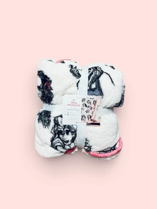 NWT Disney Princess Printed Sherpa Throw Blanket