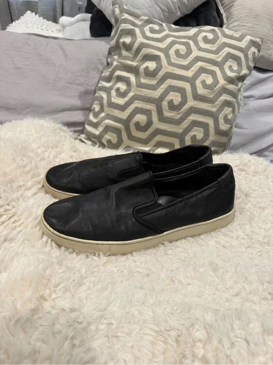 Men's Black Slip-On Leather Sneakers - Casual Comfort