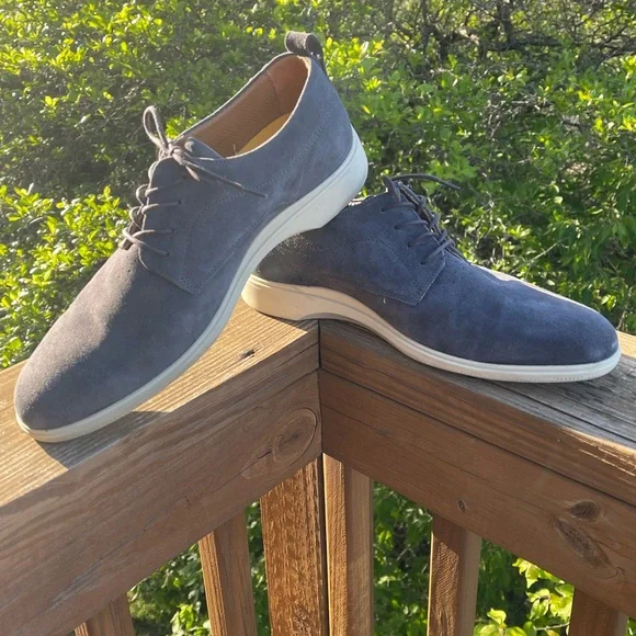 Amberjack Men's Blue Suede Shoes - like new!