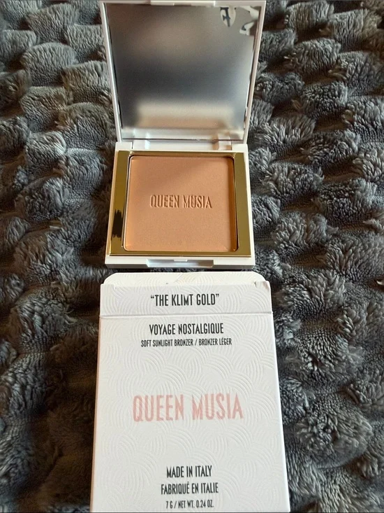 'The Klimt Gold' Soft Sunlight Bronzer - Warm Gold