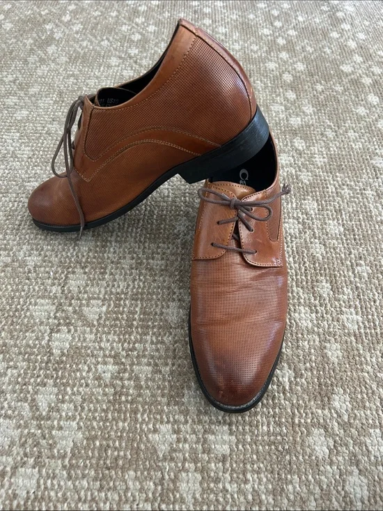 Calto Men's Brown Leather Lace-Up Dress Shoes. Size 10