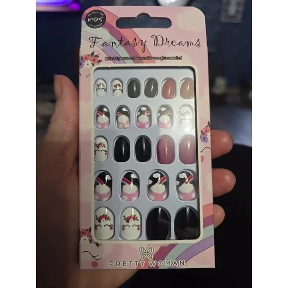 Pretty Woman Press-On Nails Fantasy Dreams‎ Kids / Small