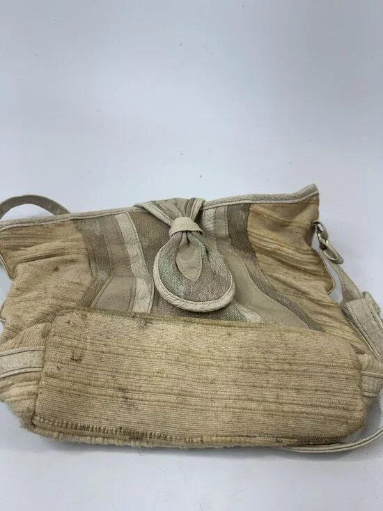 Vintage Beige Shoulder Bag With Knotted Accent & Zip Closure