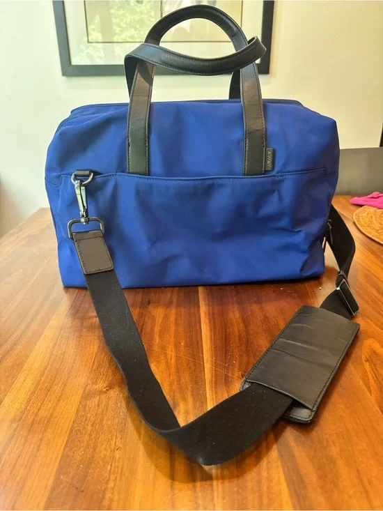 Away Travel Everywhere Bag in EUC