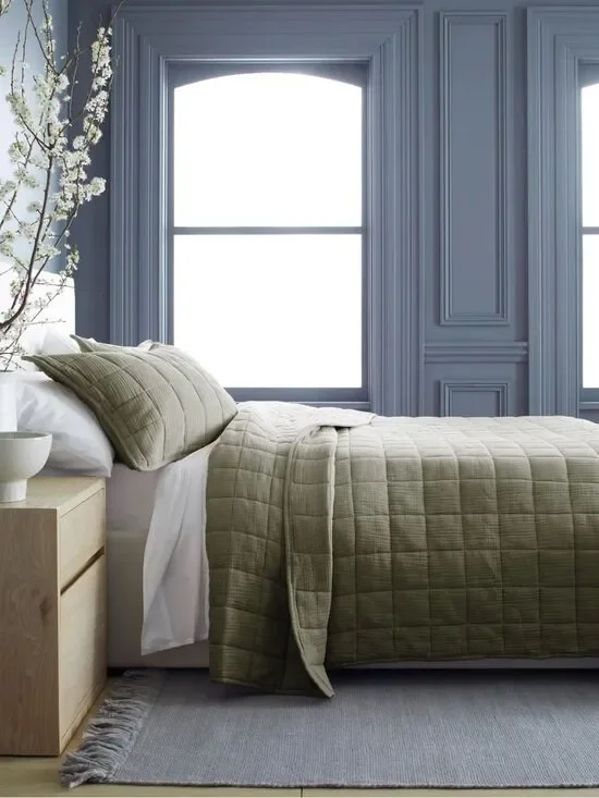 NWT Quince Olive Green Organic Cotton Gauze Box Quilt!
