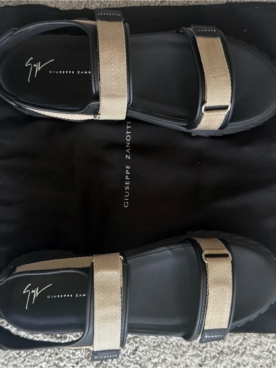 Giuseppe Zanotti Men’s Beige and Black Strap Sandals