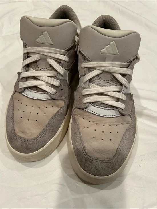 adidas Men's Low-Top Sneakers in Light Gray and Beige