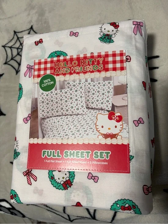 Hello Kitty Full Sheet Sets