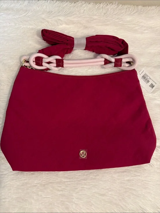 Lululemon Convertible Ruched Crossbody Bag - 6.5L