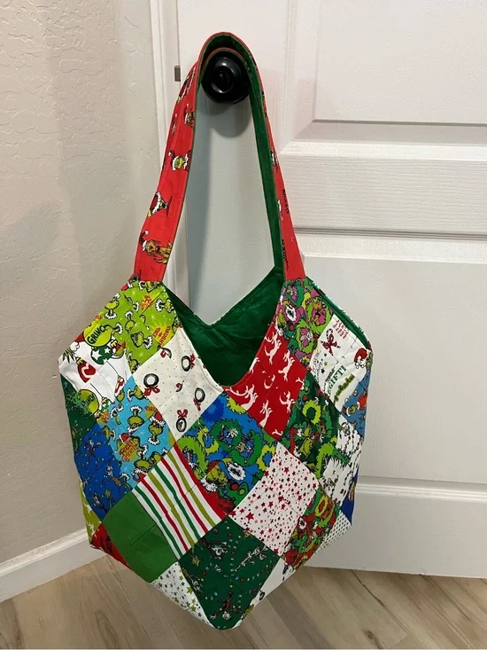 The Grinch Christmas Mondo Large Bag. New. Tote  Quilted