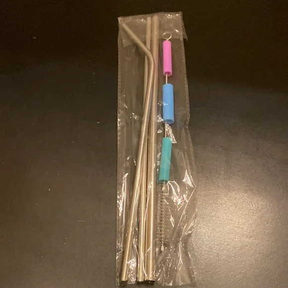Stainless steel reusable straws w/ silicone tips and cleaning brush new