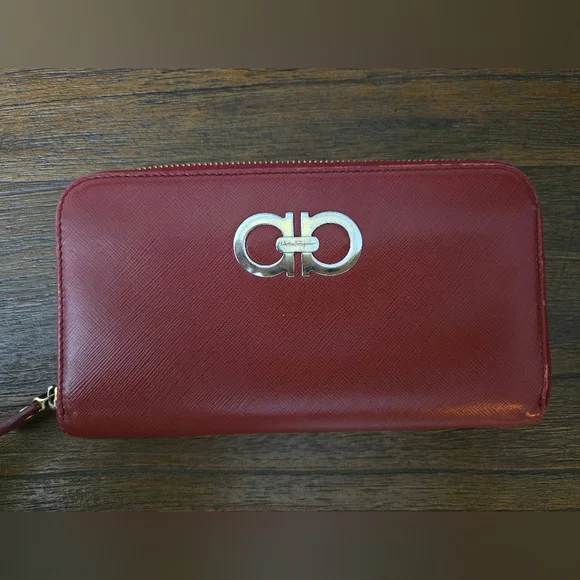 Salvatore Ferragamo Red Leather Zip‎ Wallet