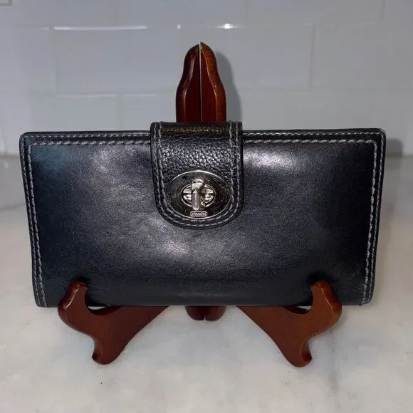 Coach Wallet Smooth Leather Twistlock double Flap Full Sized Wallet