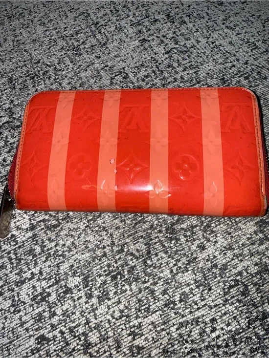 Louis Vuitton Monogram Vernis Rayures Zippy Wallet