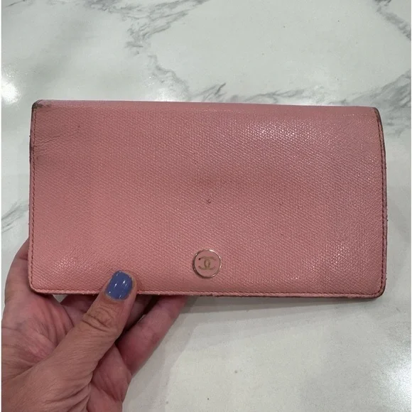 Chanel Vintage enamel snap large pink Wallet 100% AUTHENTIC !!
