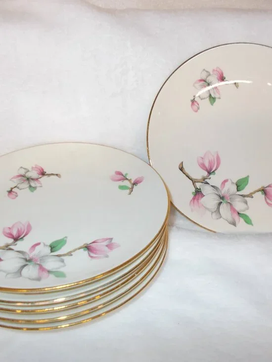 6 Vtg Homer Laughlin Rhythm pink dogwood dessert plates with gold-color trim