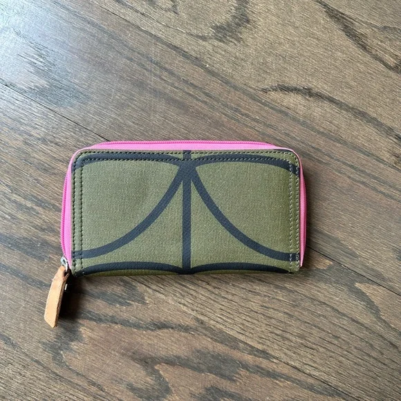 Orla Kiely wallet - super rare color combo - hot pink!