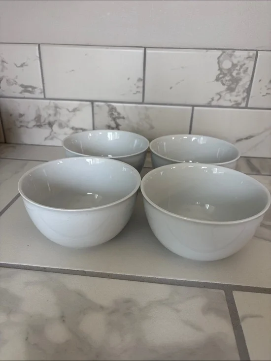 Pottery Barn Great White Traditional Cereal Bowls - Set of 4