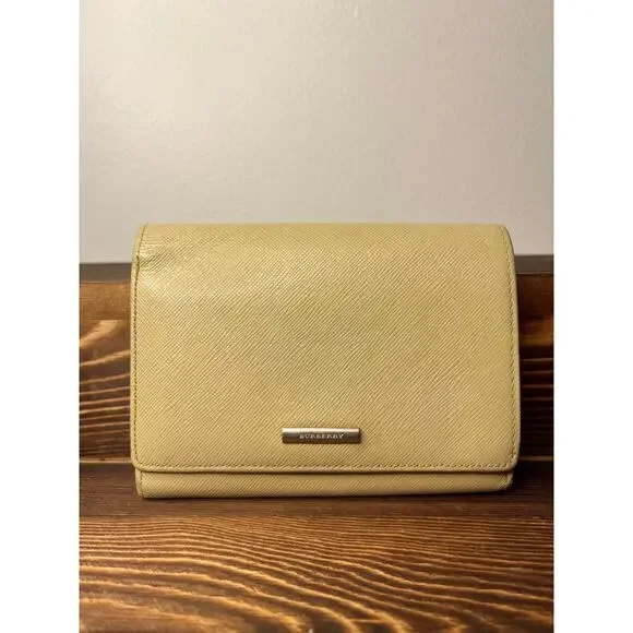 Burberry Pale Yellow Saffiano Leather Compact Wallet‎ House Check Lining COA