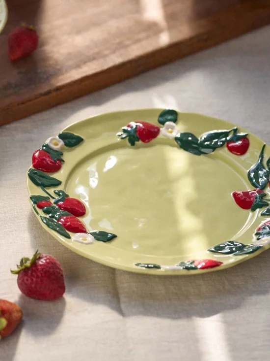 Anthropologie Foster icon stoneware Chartreuse Strawberry Rim Ceramic‎ Plate