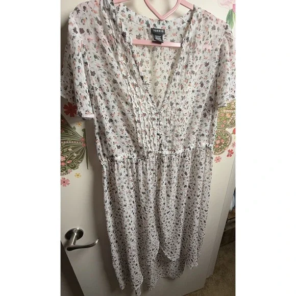 Torrid Women's Floral Midi Dress‎ Ivory Size 1 Plus