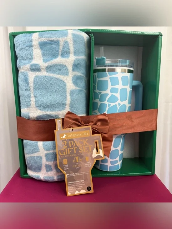 Blue Giraffe Pattern 2-Piece 40 oz. Tumbler &  50”x60” Cozy Throw Gift Set