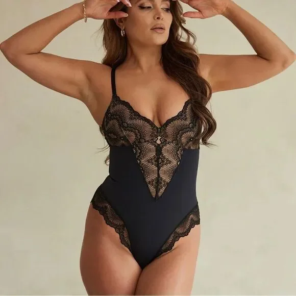 Pinsy Sculpting Lace Shapewear Bodysuit Size XL NWT