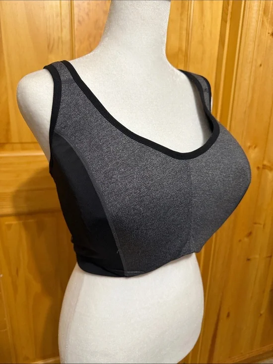 Livi Active Gray and Black High-Impact Sports Bra with Underwire, Size 44DDD.