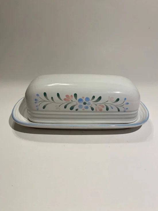 Vintage Fascino by Yamaka Stoneware Covered Butter Dish Hand-Painted Blue Pink