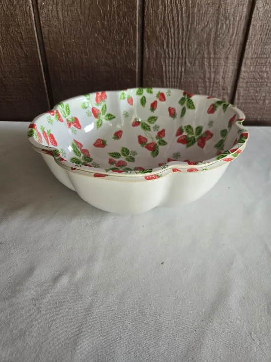 Strawberry Pattern Serving Bowls - Set of 2 Plastic