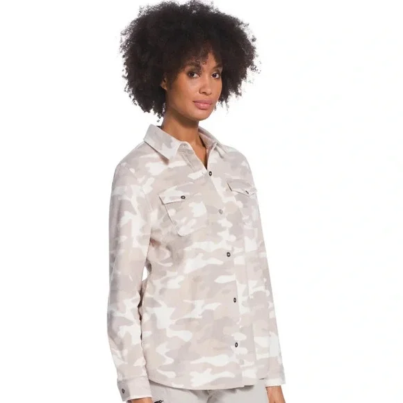 Eddie Bauer Venture Fleece Shacket in Camo