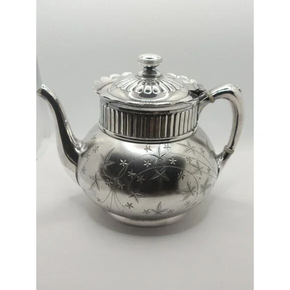 ANTIQUE Victorian FLORAL TEA POT Quadruple Plate Silver PAIRPOINT MFG CO