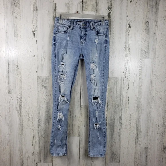 Fashion nova light wash highly ripped skinny jeans juniors size 1