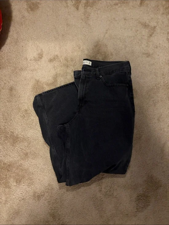 Classic Black Women’s Jeans