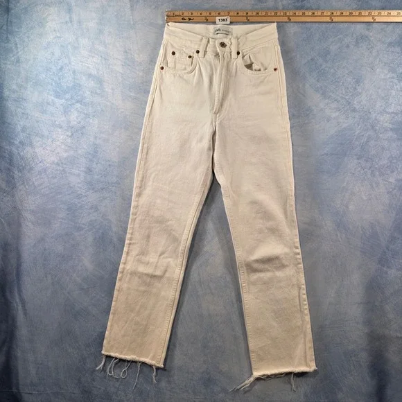 Zara Womens High Waisted Straight Leg Raw Hem White Jeans Size 0‎ 24 x 27