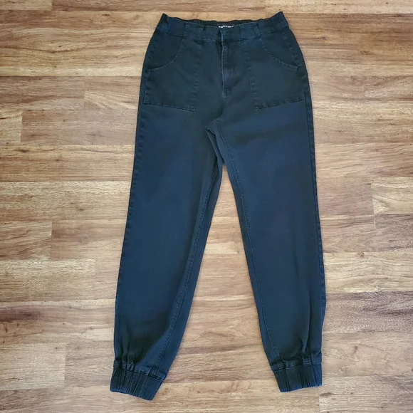 Almost Famous Denim Joggers Size Medium Black