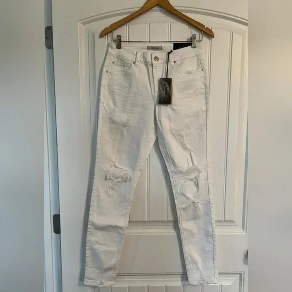 NWT Refuge skinny Boyfriend Jeans Size 6