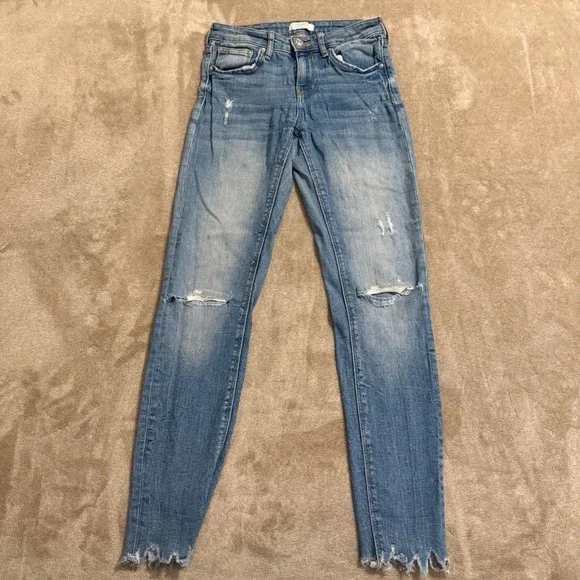 Zara Woman Premium Denim Skinny Jeans Blue Distressed Raw Hem Size 2