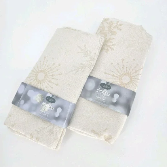St Nicholas Square Jingling Juniper Metallic Snowflake Napkins Set of 8 NEW NTW