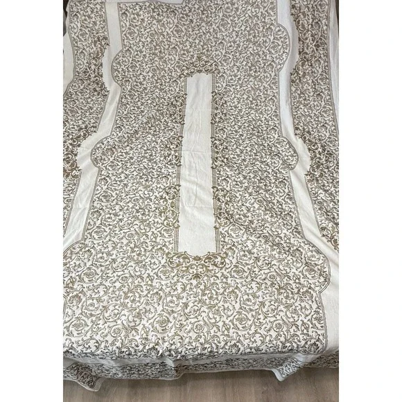 Formal Tablecloth Elegant Filigree  Gold White Arabesque 66x104 Holiday‎ Arches