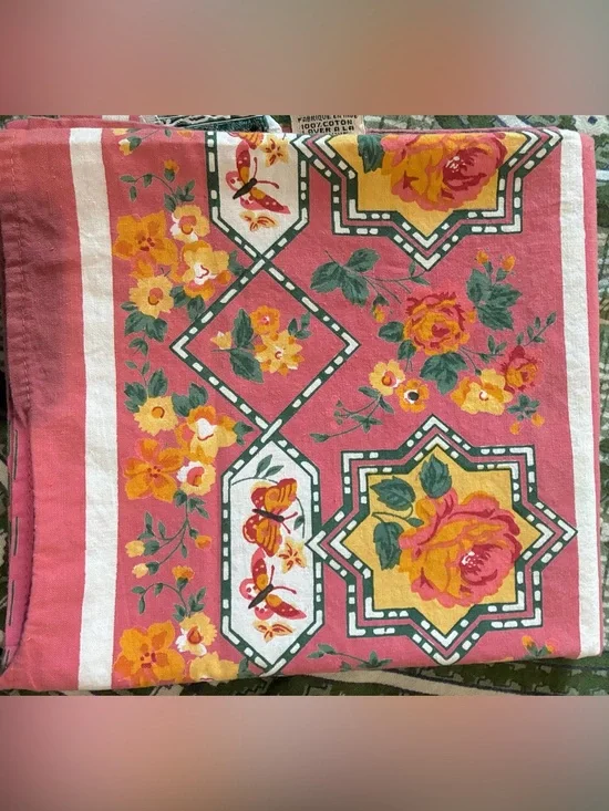 Vintage ‘93 April Cornell 36x34” Tablecloth. This vintage fabric is the 